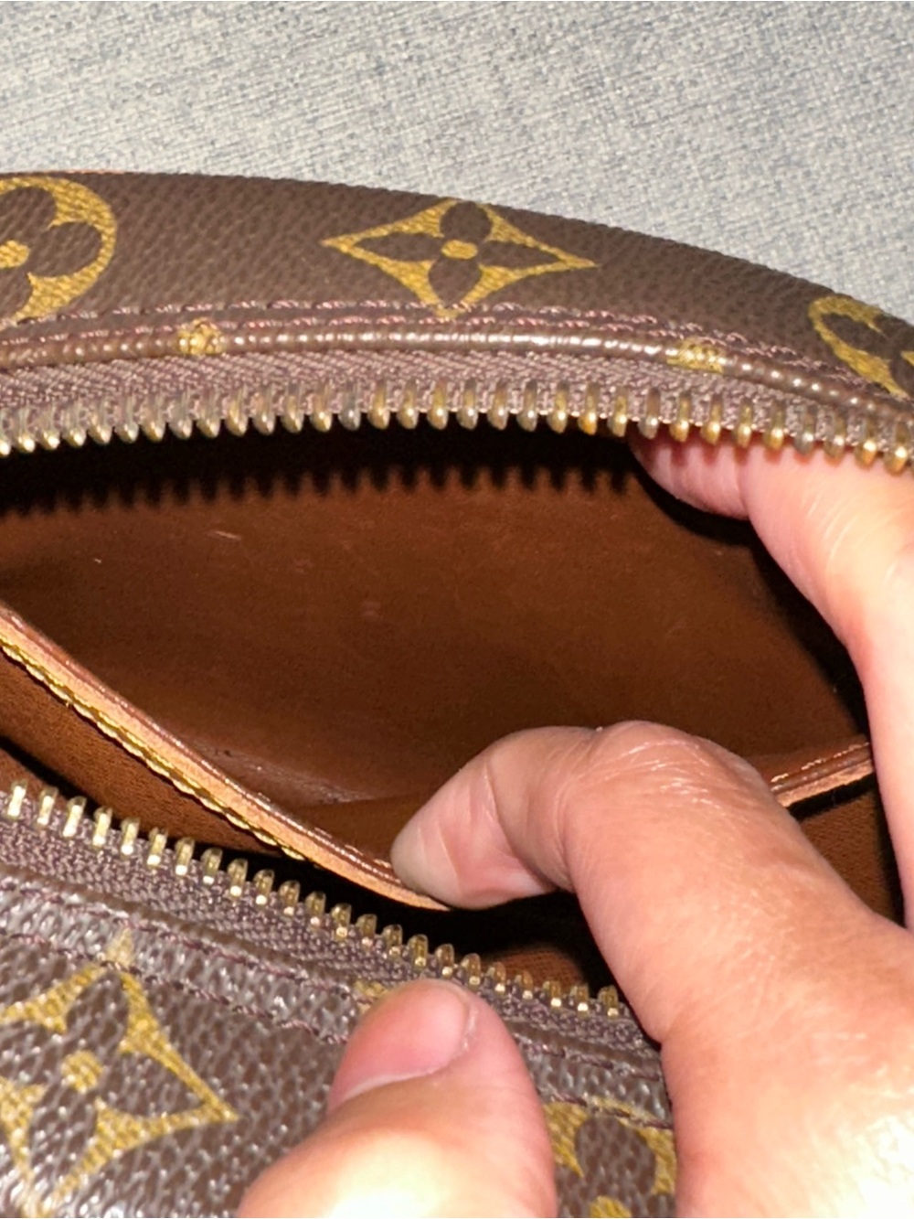 Louis Vuitton Blois Monogram Vintage Crossbody Bag - Picture 7 of 10